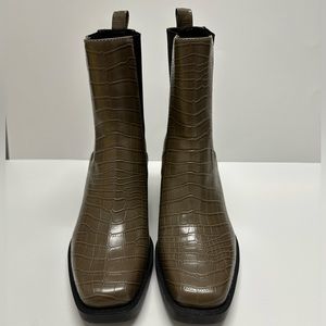 NWOT Open Edit Ayla Chelsea Boot 
Autumn Moss Croco